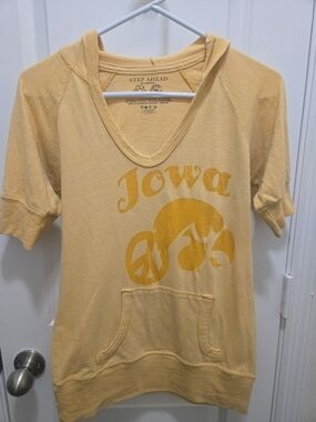 Junior's XL Short-Sleeve Iowa Graphic Hoodie - Yellow